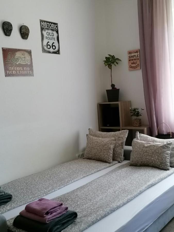 A Jump From Downtown Apartment Budapest Luaran gambar